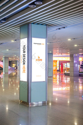 购物商场内部立体柱广告牌海报样机图片