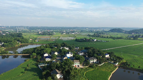 4K航拍新农村田园高铁交通线路