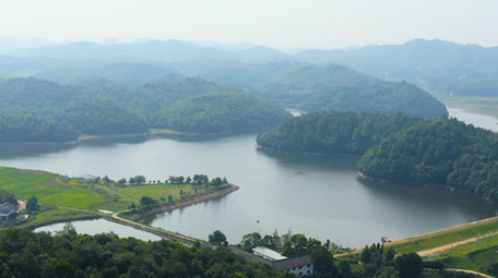 震撼航拍美丽乡村水库山水自然风景