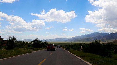 延时摄影山水蓝天白云公路