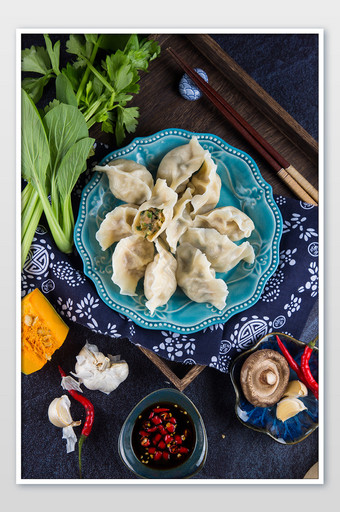 传统美食饺子盘装俯拍摄影图图片