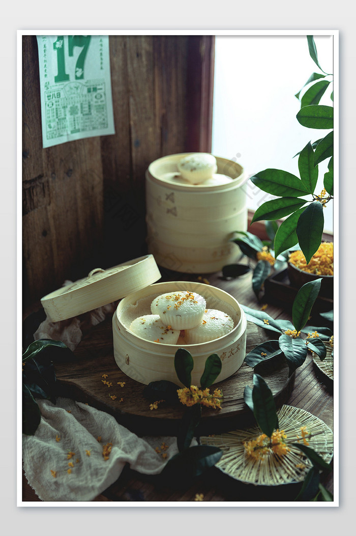 中式暗调糕点桂花糕美食摄影图片图片