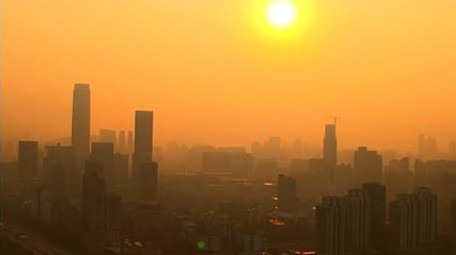 4K实拍城市日出雾霾