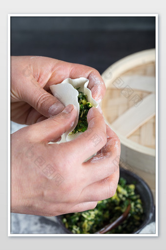 包饺子流程用手把饺子馅弄均匀图片