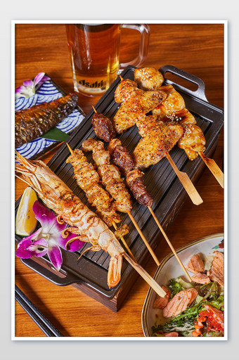 日料烧烤肉串大虾串串美食摄影图片