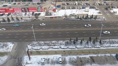 VLOG冬季下雪办公楼公路工地实拍素材