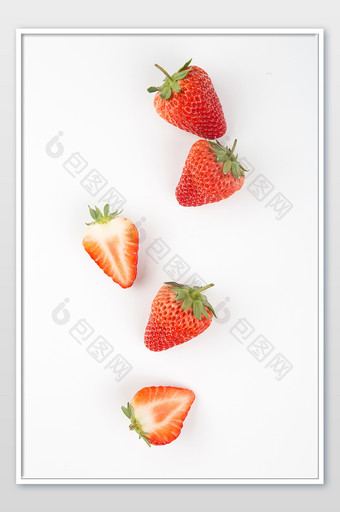 新鲜采摘草莓白色背景留白草莓素材图片