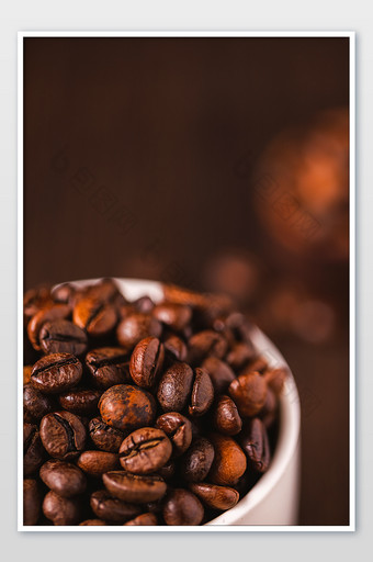 咖啡豆暗调背景海报图片