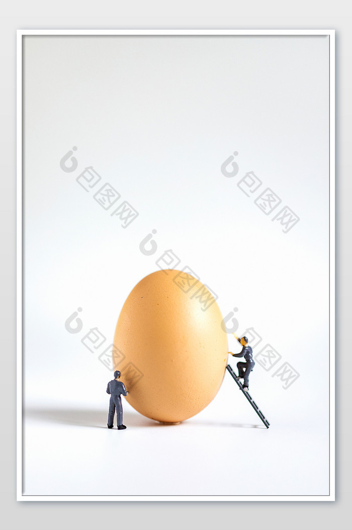 创意鸡蛋海报修理工与鸡蛋图片图片
