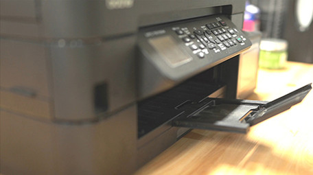 办公室商务4K打印机操作纸张