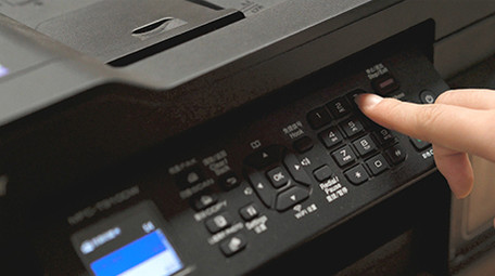 办公室商务4K打印机操作纸张