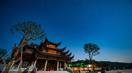 安徽省宣城市庙宇楼阁星空延时摄影