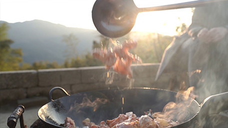 中国扶贫<strong>乡村</strong>美食土鸡制作舌尖上的美食唯美