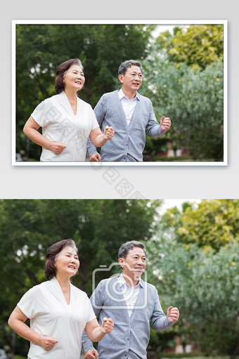 老年夫妻公园跑步运动图片