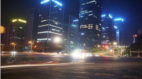 4k唯美流光延时夜晚济南汉峪金谷车流