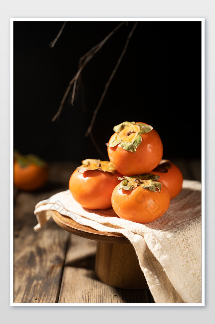 包图网提供精美好看的秋天橙色柿子创意摄影图素材免费下载,本次作品
