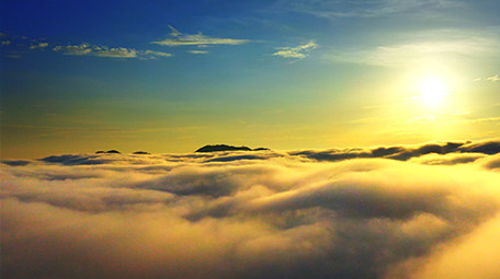 宏伟大气日出云海航拍素材