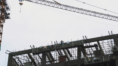 4k建筑工人高空作业实拍