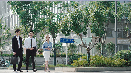 商务团队企业宣传讨论合作交流实拍视频