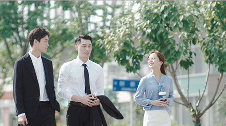 商务合作握手成功企业文化广告办公实拍视频