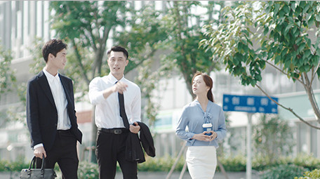 商务合作握手成功企业文化广告办公实拍视频