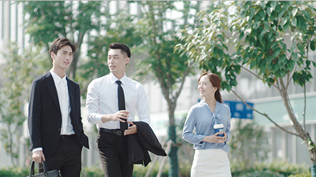 商务合作握手成功企业文化广告办公实拍视频