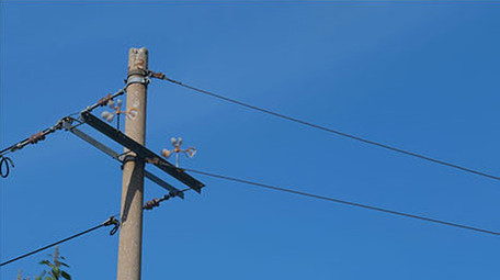 唯美<strong>乡村</strong>老建筑电线杆流云空镜头