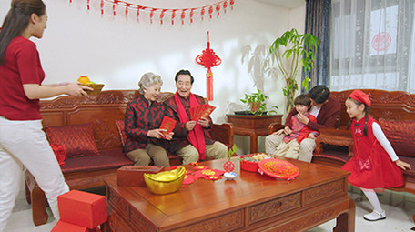 4k春节家庭团圆拜年发红包实拍