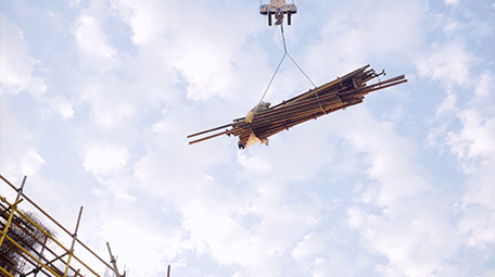 4K实拍建筑工地工作的吊塔视频素材