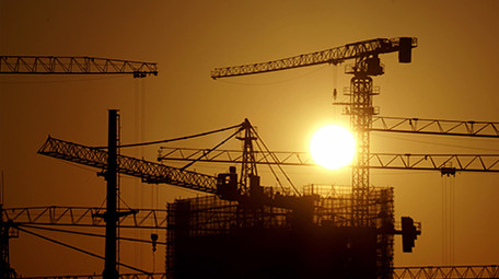 8K实拍建筑吊塔剪影日出延时摄影视频素材