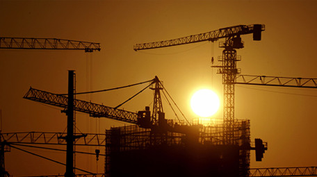 8K实拍建筑吊塔剪影日出延时摄影视频素材