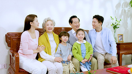 4k幸福一家人祖孙三代欢乐微笑实拍