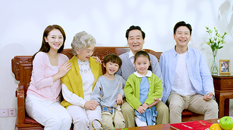 4k幸福一家人祖孙三代欢乐微笑实拍