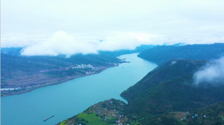 4K航拍万里长江云雾森林视频素材