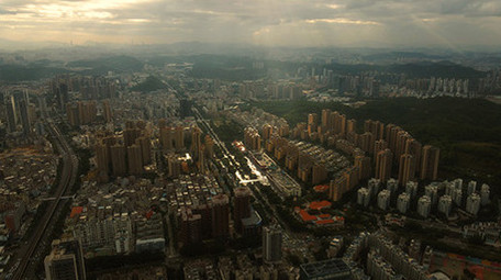 深圳城市早晨朦胧光线