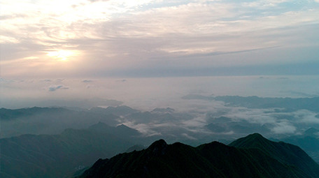 航拍浙江山区高山云海日出