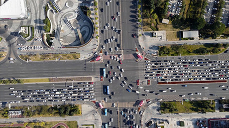 航拍广东东莞大道交通