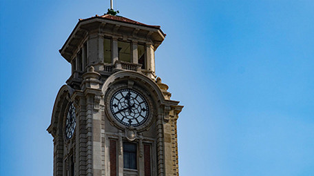 4k上海历史博物馆时钟运转空境延时摄影