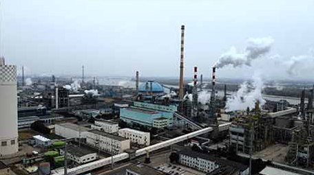4K航拍化工企业烟囱污染排放化工工业行业