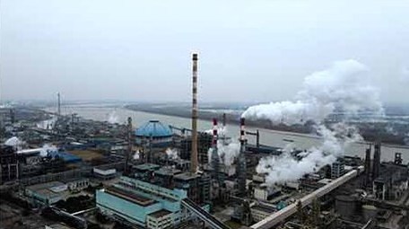 4K航拍化工企业烟囱污染排放化工工业行业