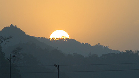 延时摄影群山日出特写