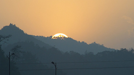 延时摄影群山日出特写