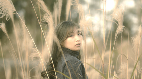 4K实拍伤感惆怅美女视频素材