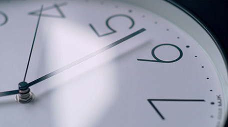 4K实拍转动的时钟特写视频素材