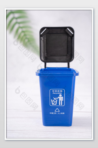 环保公益垃圾分类可回收垃圾箱摄影图图片
