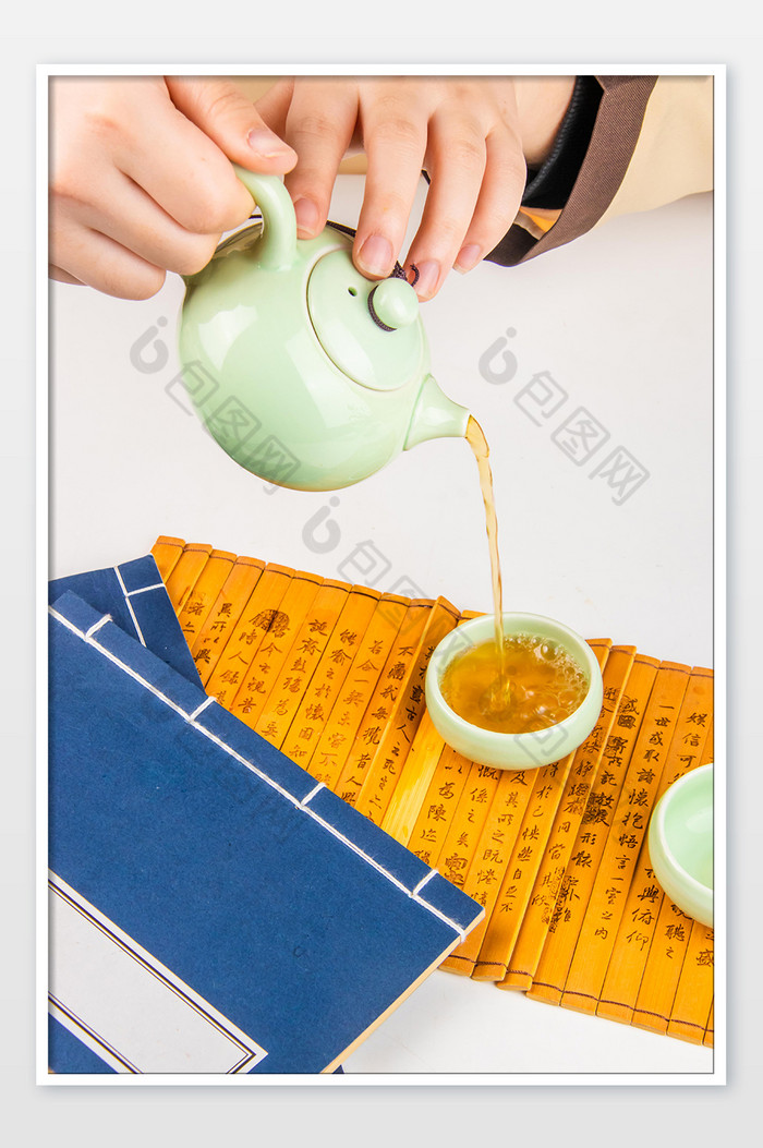 茶道茶壶倒茶摄影图图片图片
