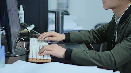 4k普通职员工作日常办公打字忙碌实拍