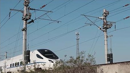 交通运输高铁动车列车驶过高速客车铁路运输