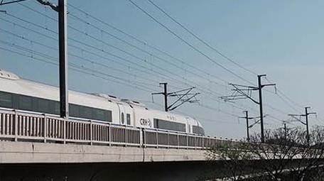 交通运输高铁动车列车驶过高速客车铁路运输