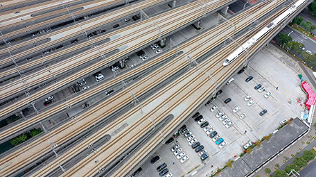 4k航拍行驶中的高铁交通运输视频素材